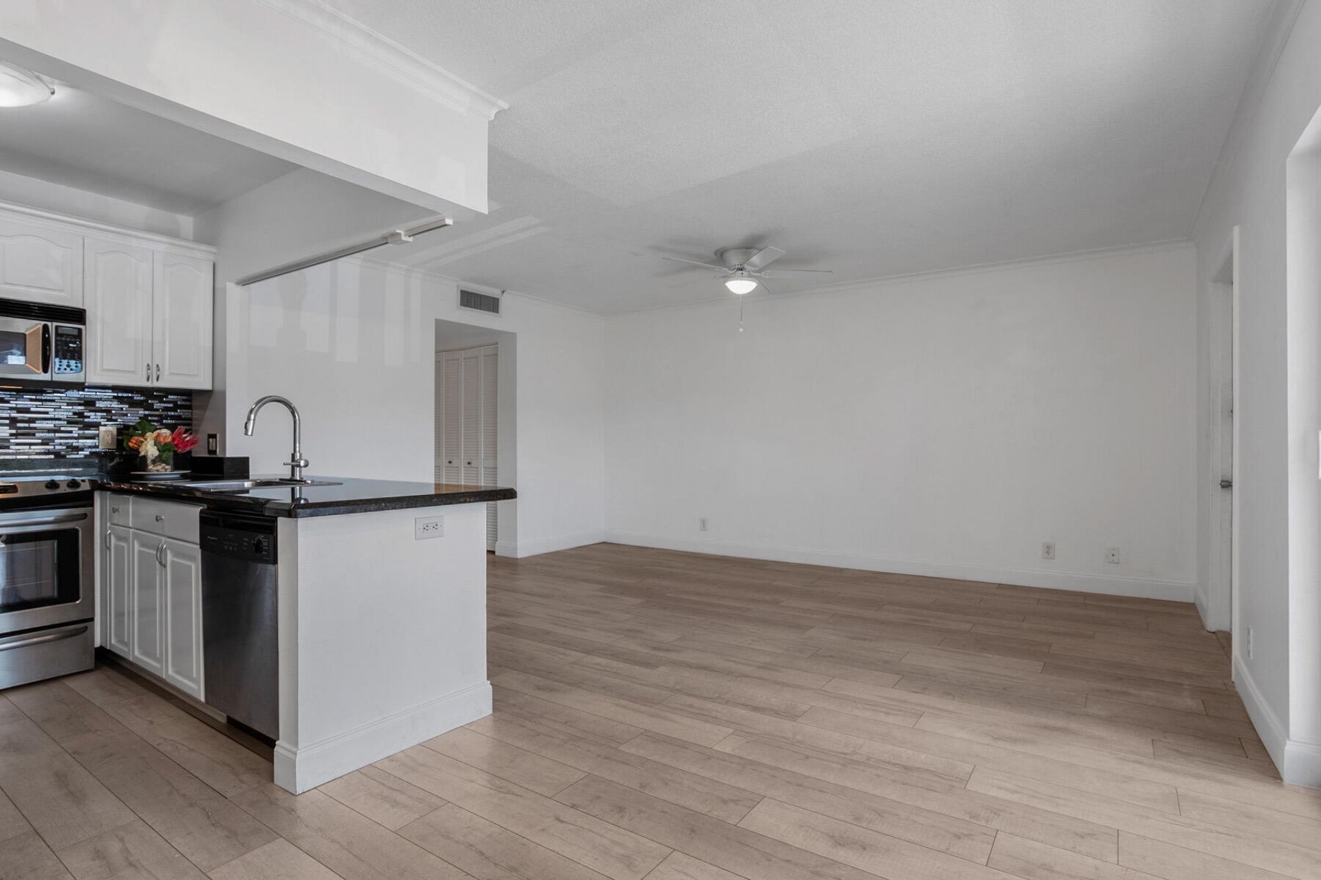 4201 S Ocean Boulevard, Unit J4, South Palm Beach, FL 33480 Photo