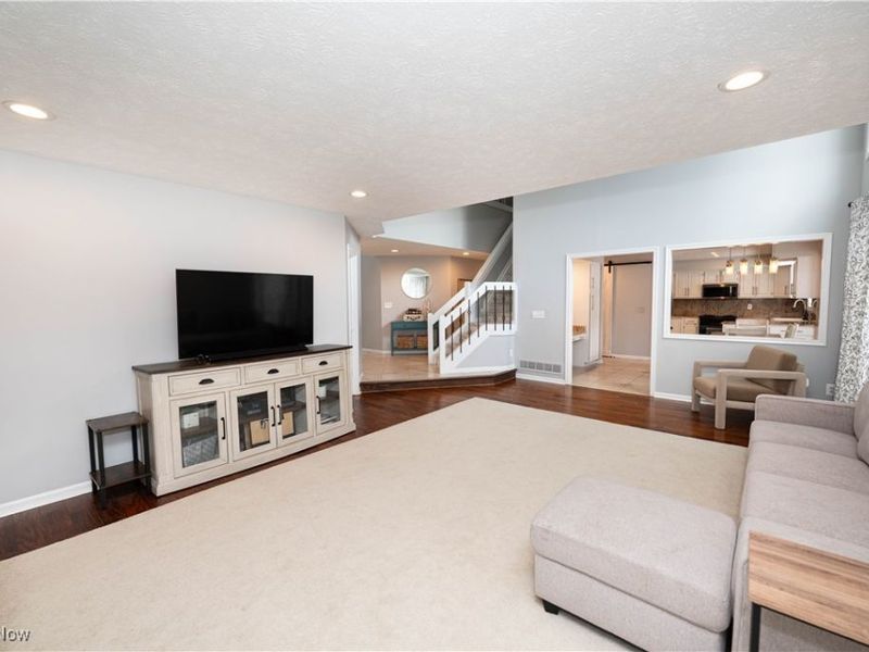 363 Miner Road, Highland Heights, OH 44143 Photo 13