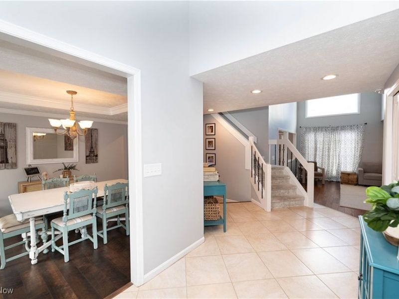 363 Miner Road, Highland Heights, OH 44143 Photo 2