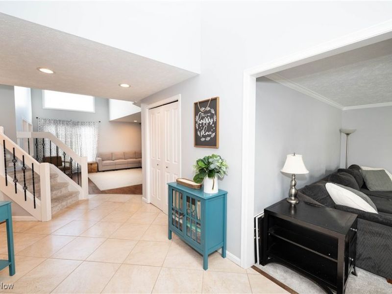 363 Miner Road, Highland Heights, OH 44143 Photo 3