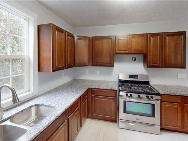 1085 Chalker Street, Akron, OH 44310 Photo 8