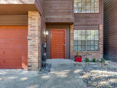 6107 Summer Creek Circle, Dallas, TX 75231