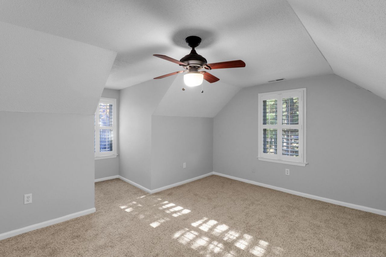 1944 Woodland Road Photo 19