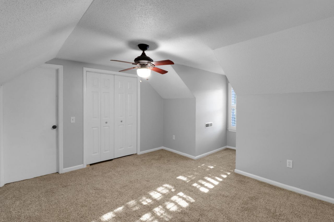 1944 Woodland Road Photo 20