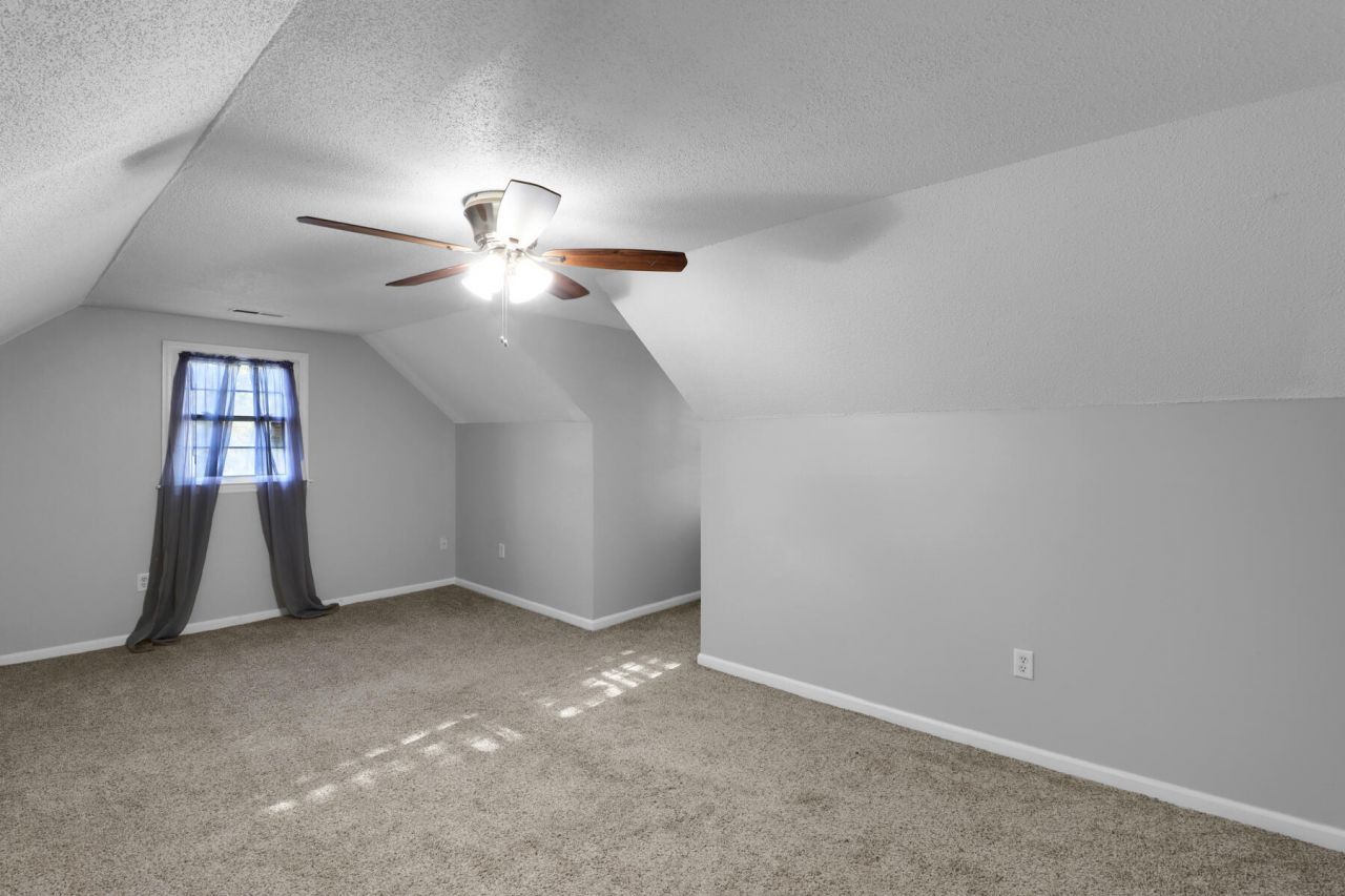 1944 Woodland Road Photo 25