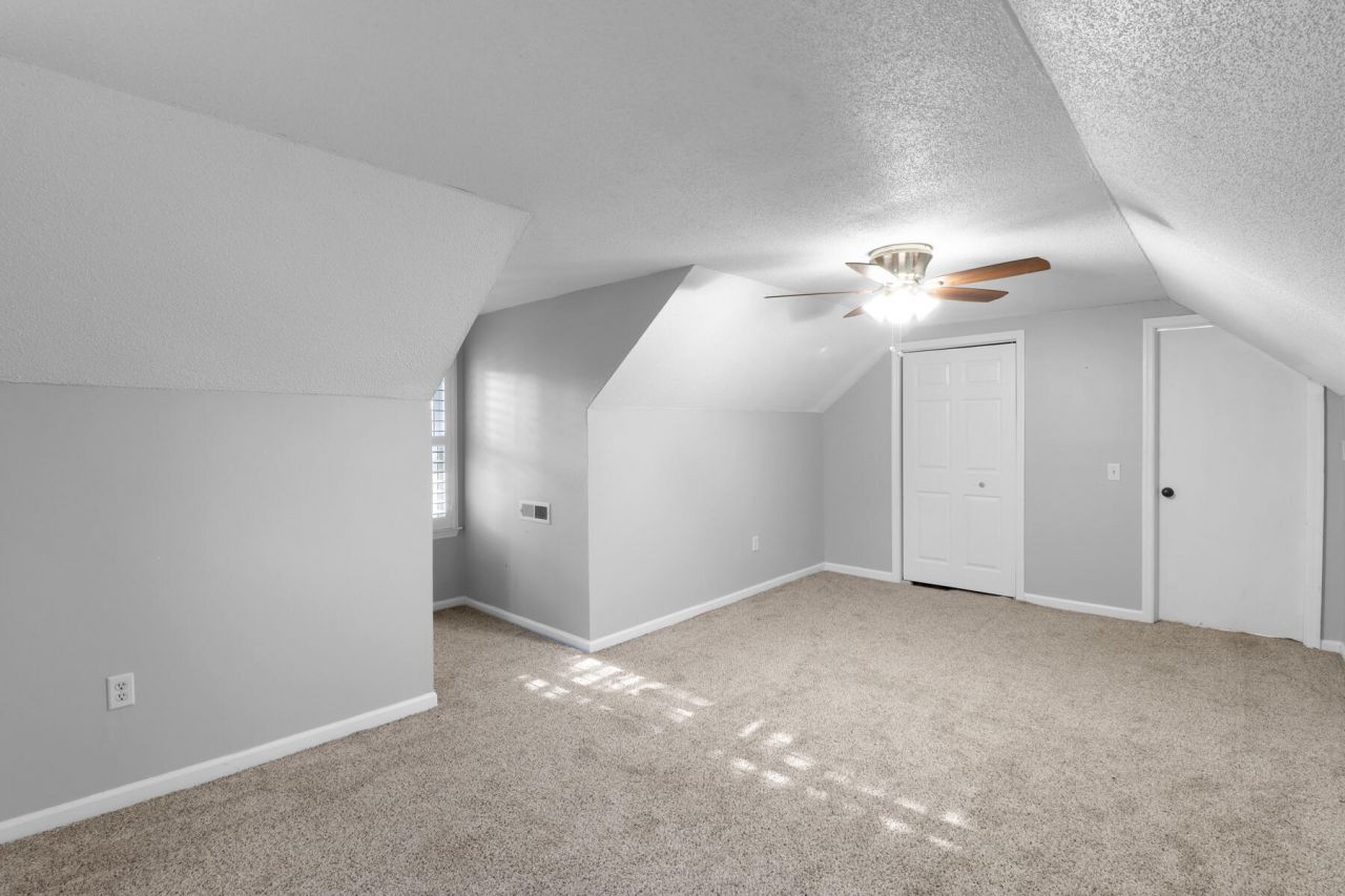 1944 Woodland Road Photo 26