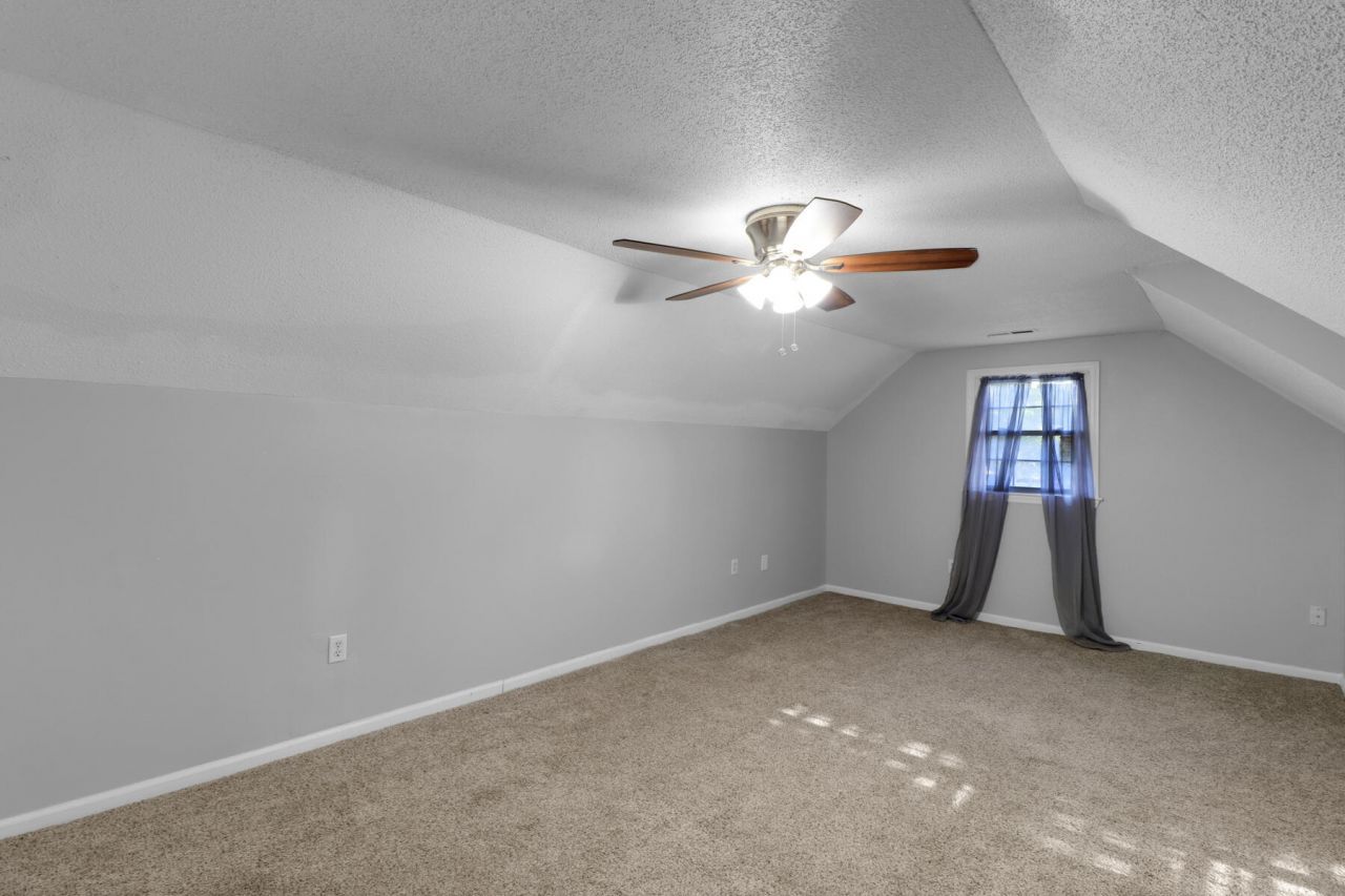 1944 Woodland Road Photo 27