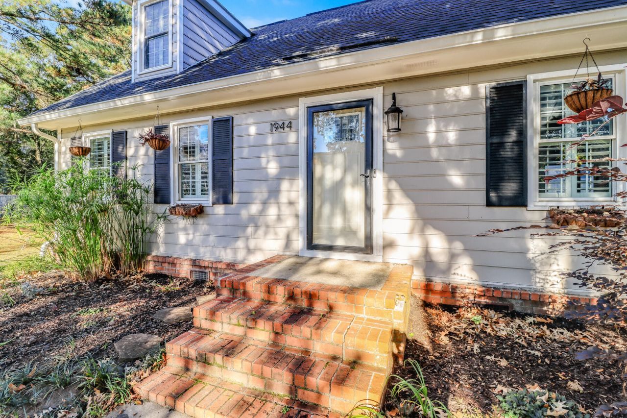 1944 Woodland Road Photo 33