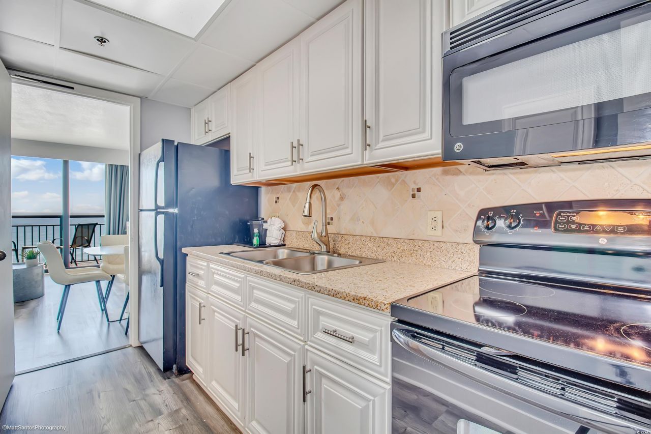 3000 N Ocean Blvd. Photo 17