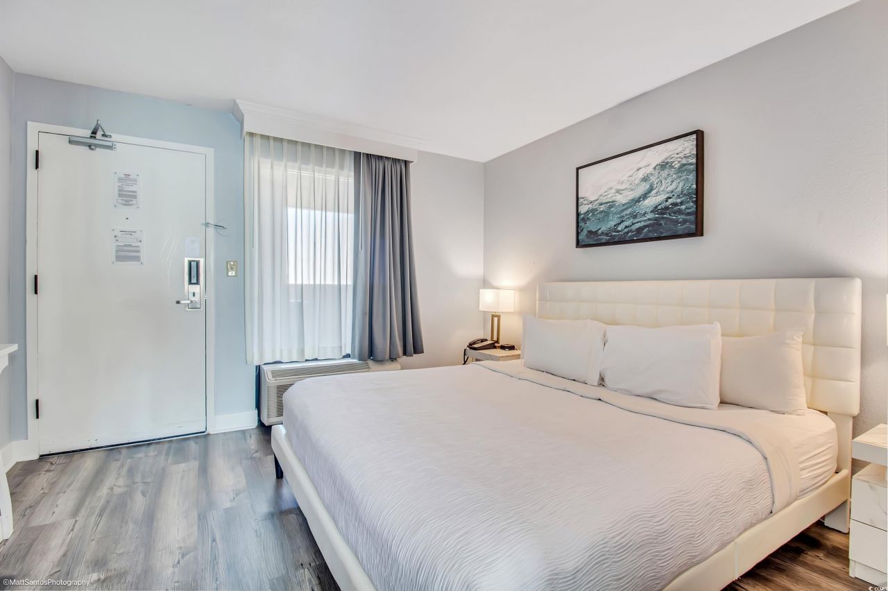 3000 N Ocean Blvd. Photo 20