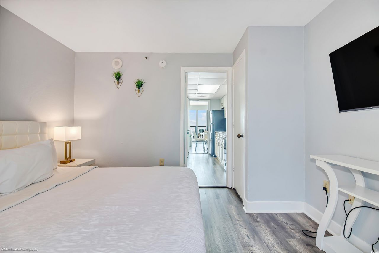 3000 N Ocean Blvd. Photo 22