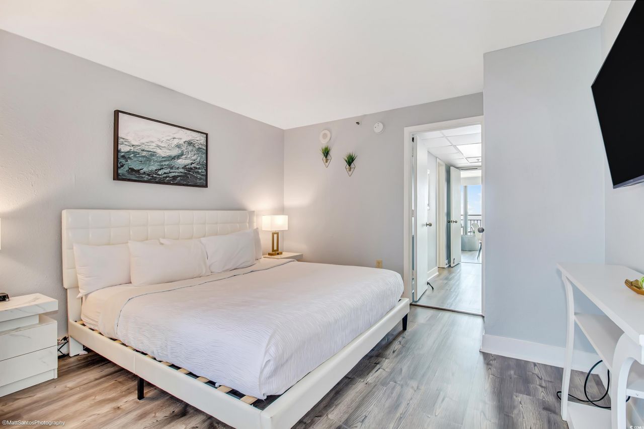 3000 N Ocean Blvd. Photo 23