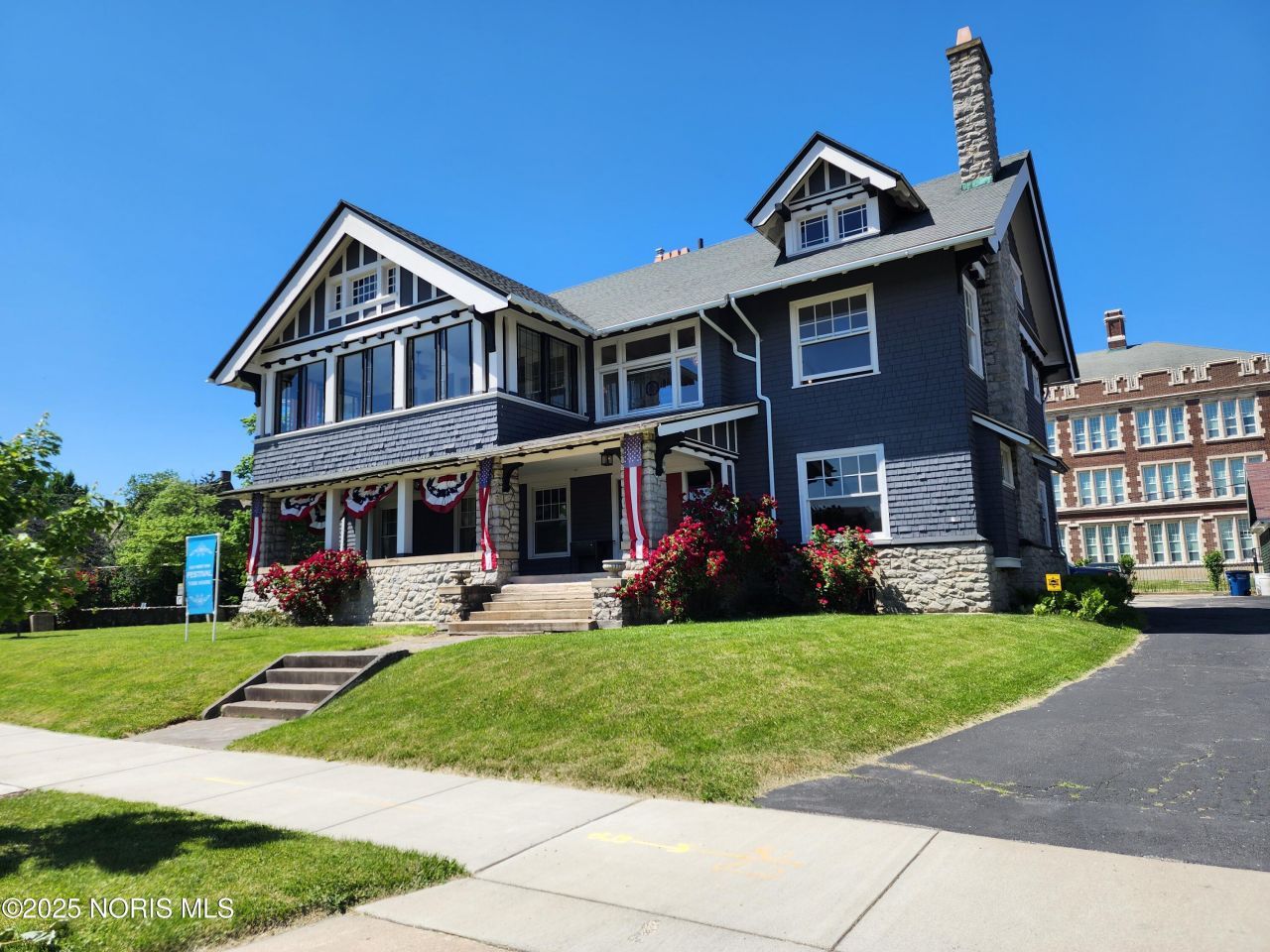 424 Winthrop Street, Toledo, OH 43620 Main Photo