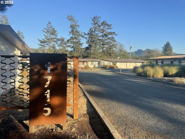 1715 S FRANKLIN ST, Seaside, OR 97138