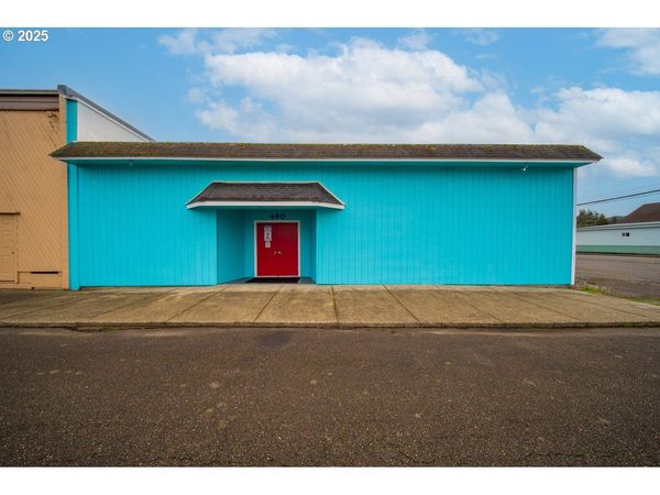 480 GREENWOOD AVE, Reedsport, OR 97467