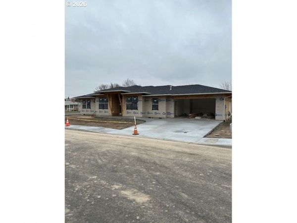 904 SW 43rd ST, Pendleton, OR 97801