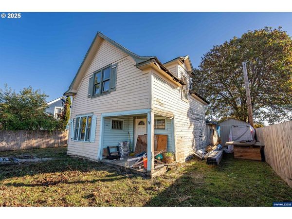 109 S TRADE ST, Amity, OR 97101