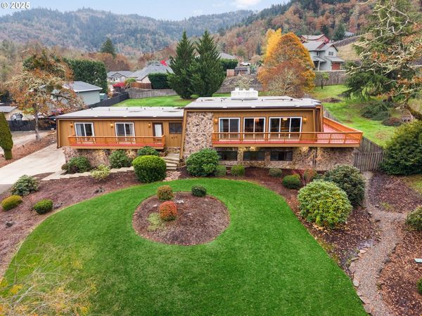 413 THORA CIRCLE DR, Winchester, OR 97495