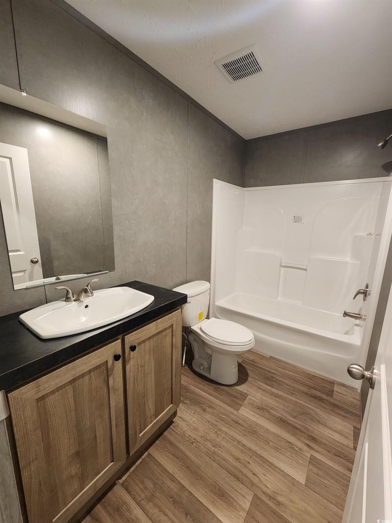 2004 Warren's Loop Photo 16