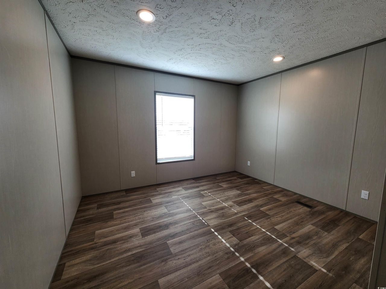 2004 Warren's Loop Photo 17