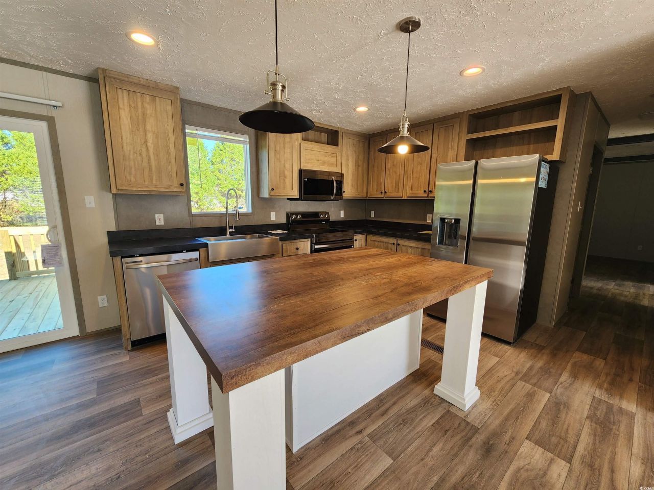 2004 Warren's Loop Photo 5