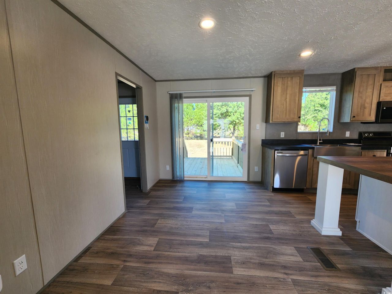 2004 Warren's Loop Photo 8