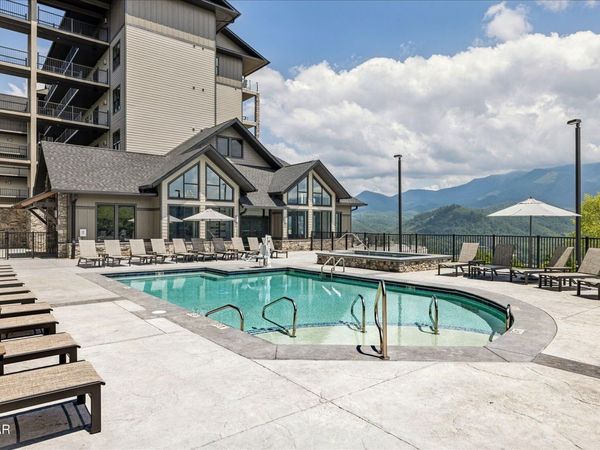 855 Campbell Lead Road, Gatlinburg, TN 37738