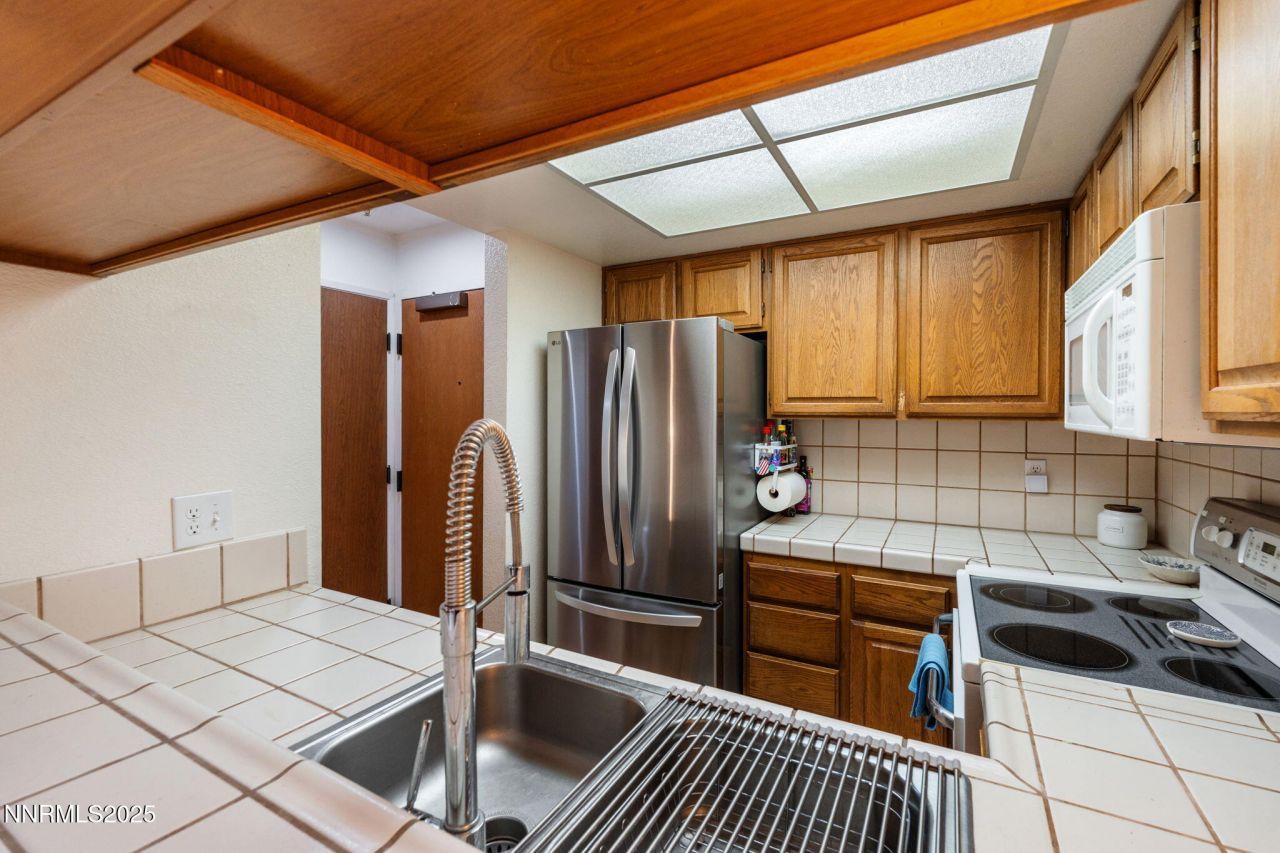 3095 Lakeside Drive, Unit APT 106, Reno, NV 89509 Photo