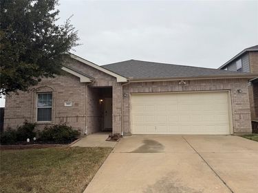 909 Bee Creek Lane, Fort Worth, TX 76120