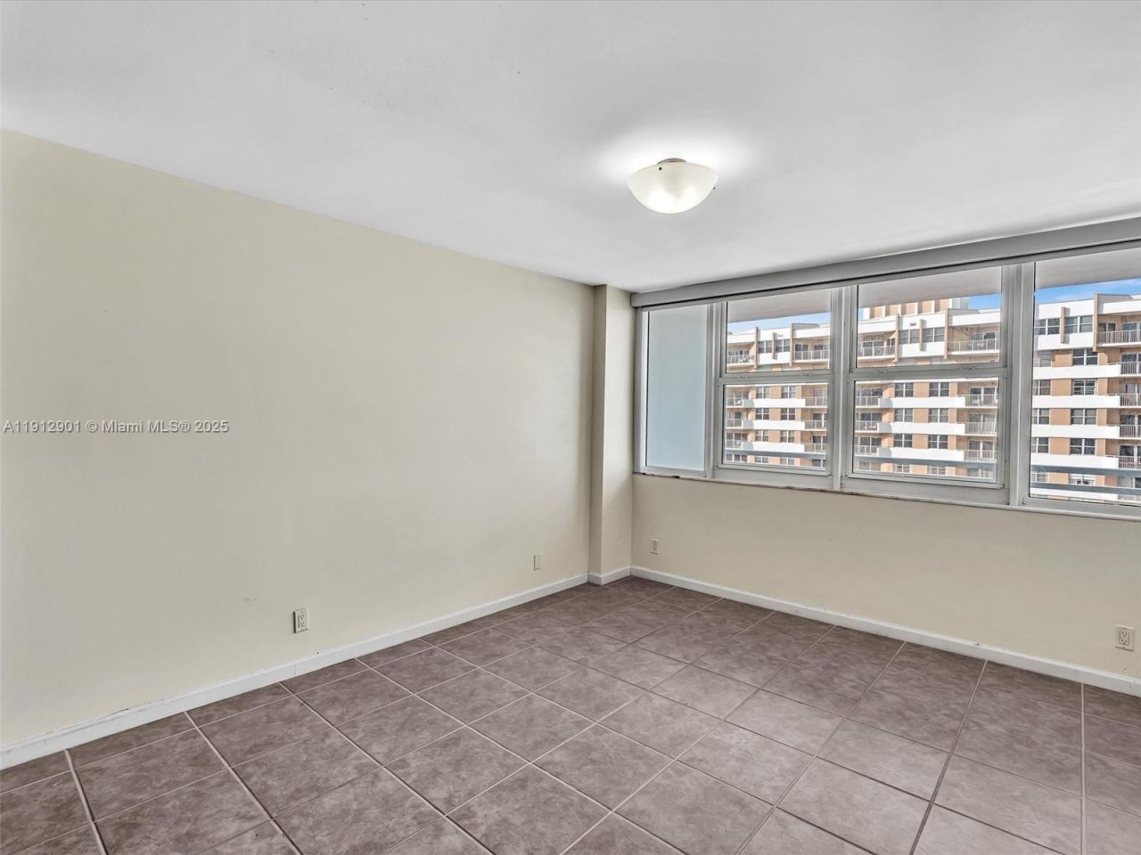 2030 S Ocean Dr, Unit 2024, Hallandale Beach, FL 33009 Photo