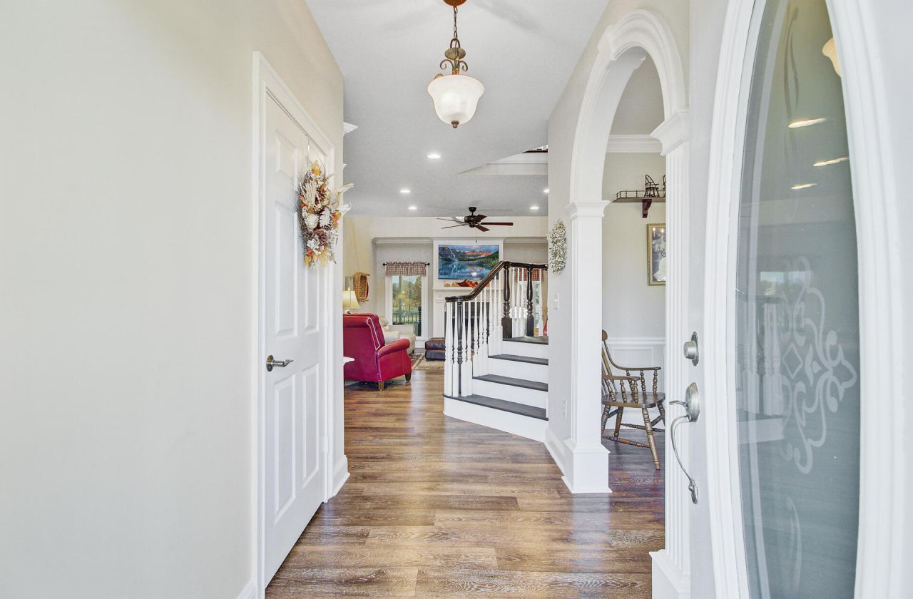 933 Tree Farm Lane Photo 14