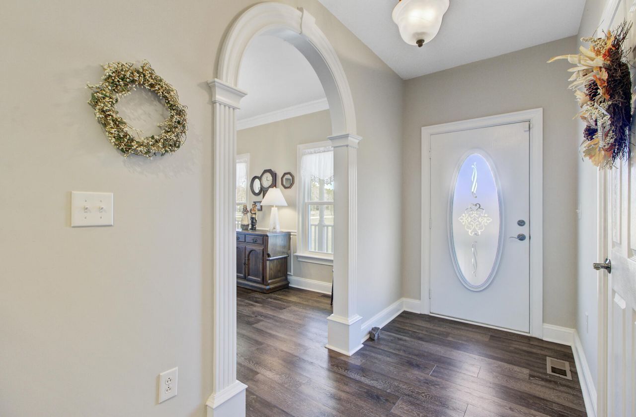 933 Tree Farm Lane Photo 15