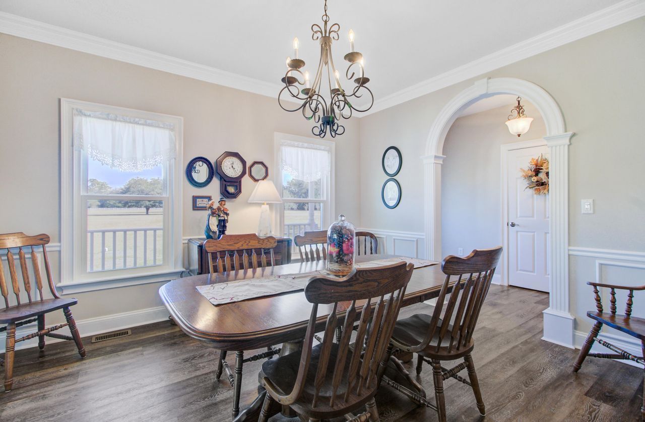 933 Tree Farm Lane Photo 16