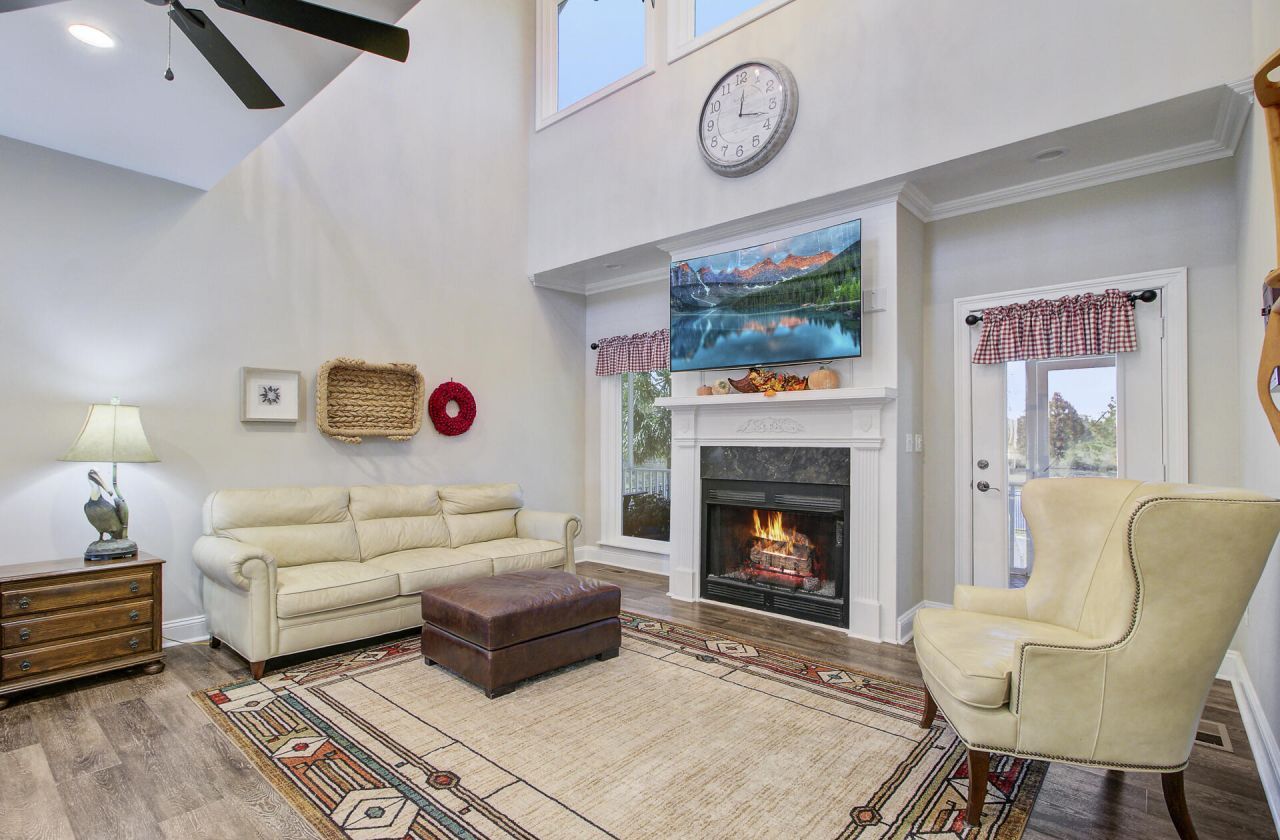 933 Tree Farm Lane Photo 19