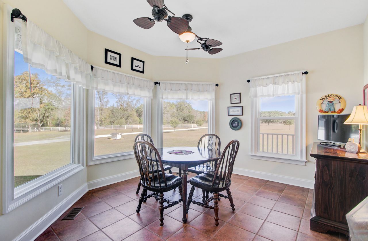 933 Tree Farm Lane Photo 26