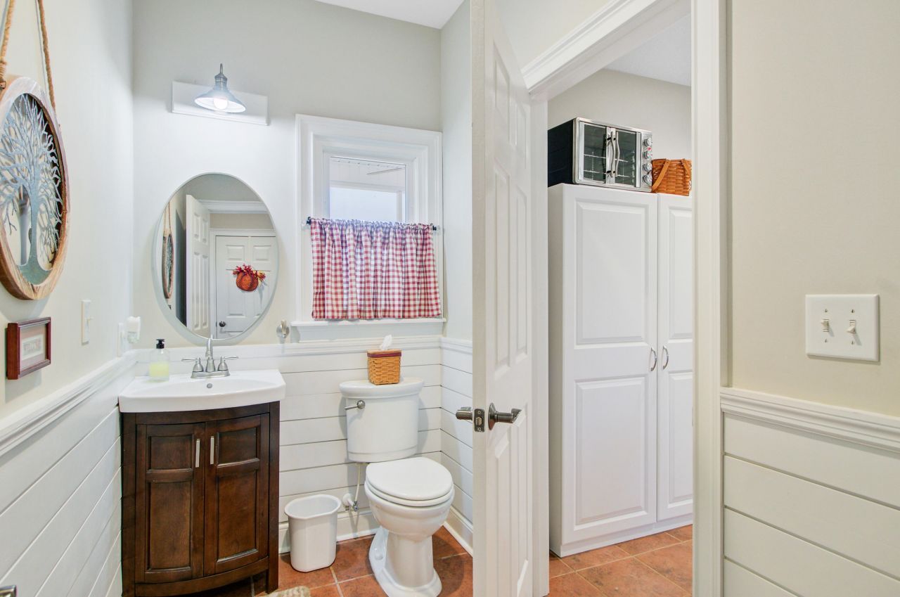 933 Tree Farm Lane Photo 28