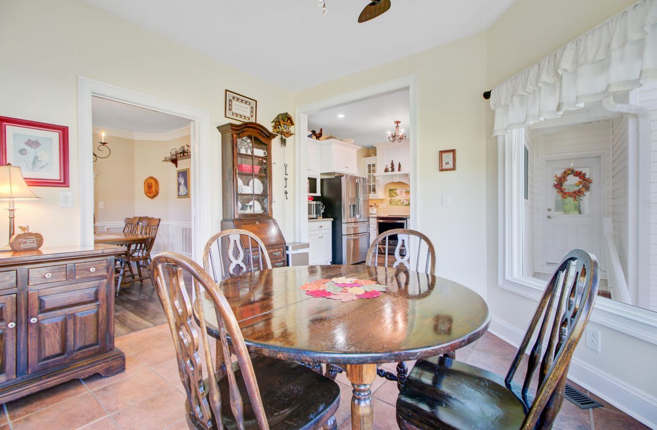 933 Tree Farm Lane Photo 29