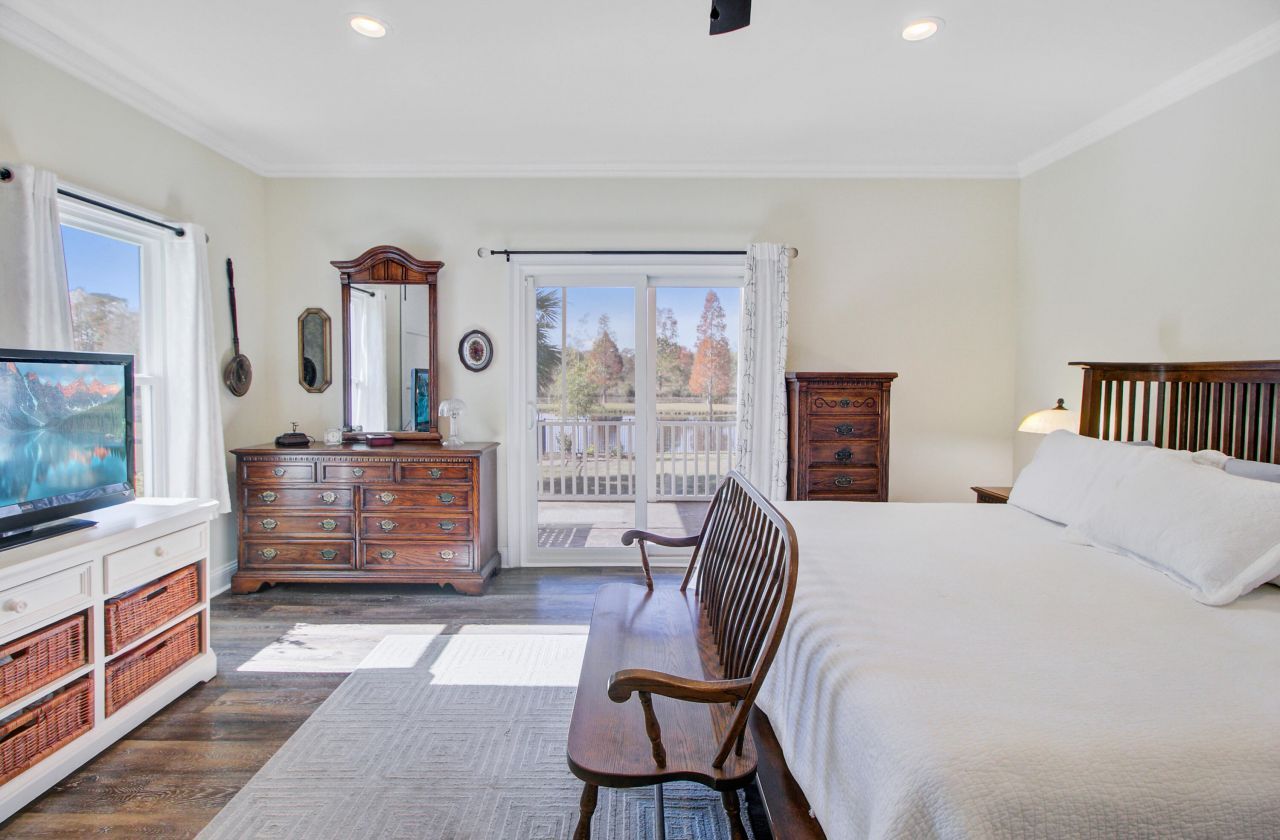 933 Tree Farm Lane Photo 31