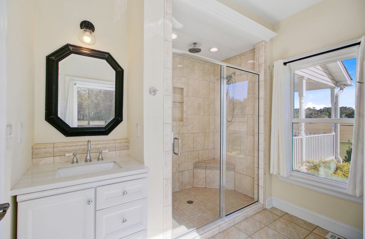 933 Tree Farm Lane Photo 35