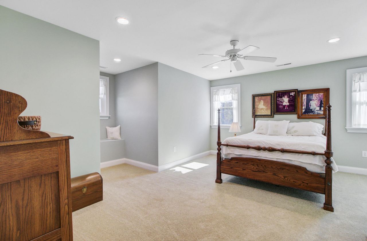 933 Tree Farm Lane Photo 44