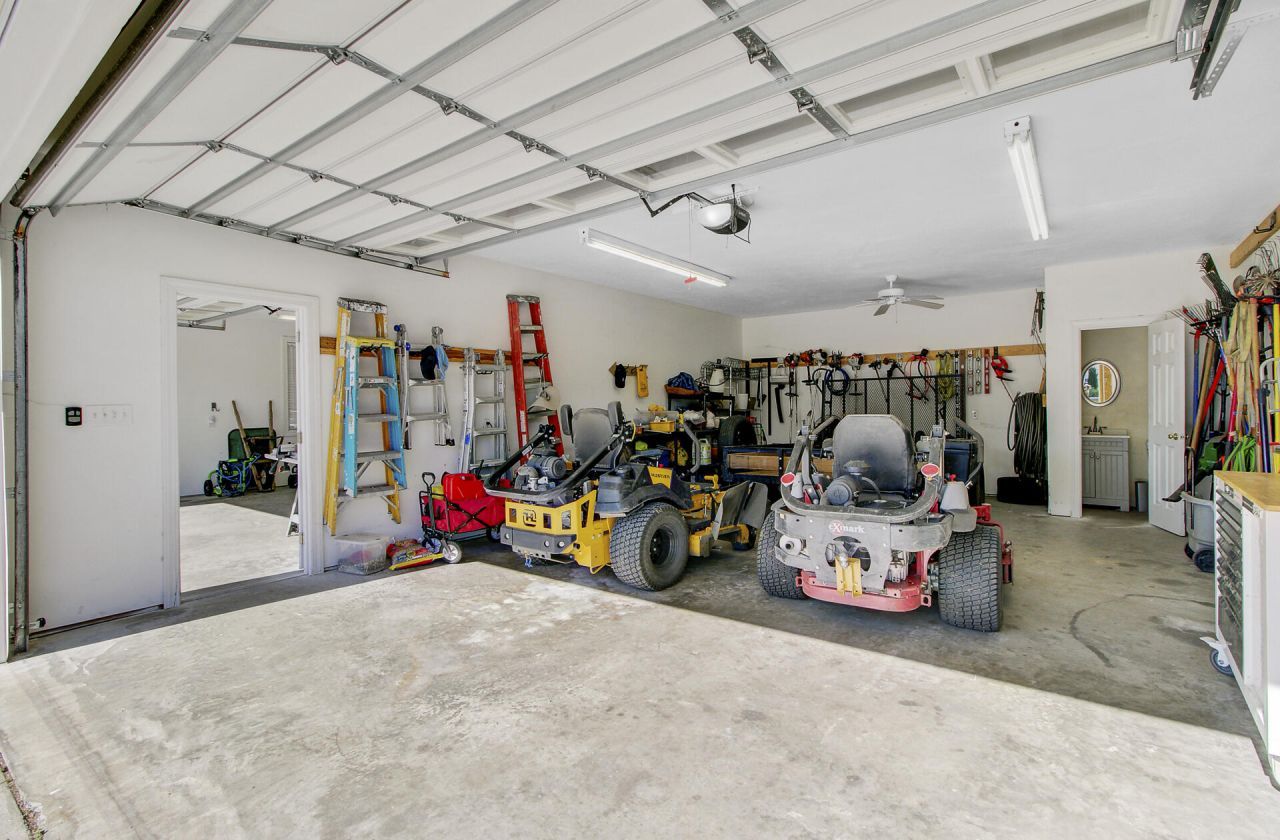 933 Tree Farm Lane Photo 65