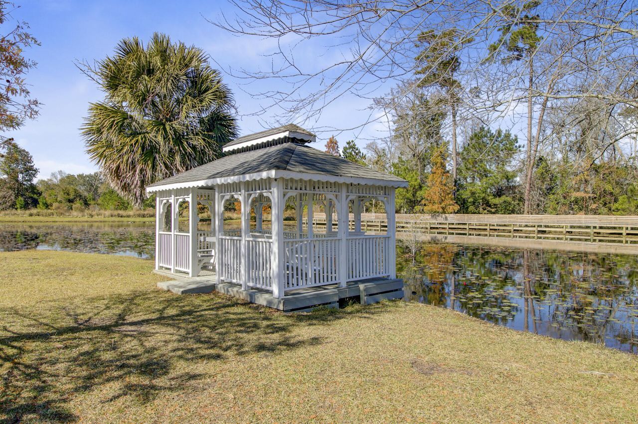 933 Tree Farm Lane Photo 67