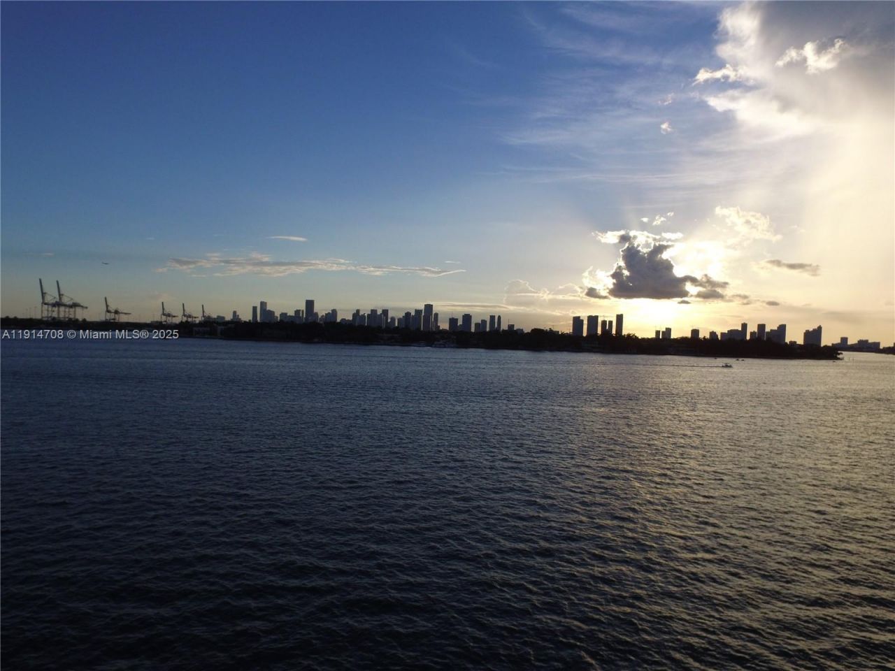 800 West Ave, Unit 938, Miami Beach, FL 33139 Photo