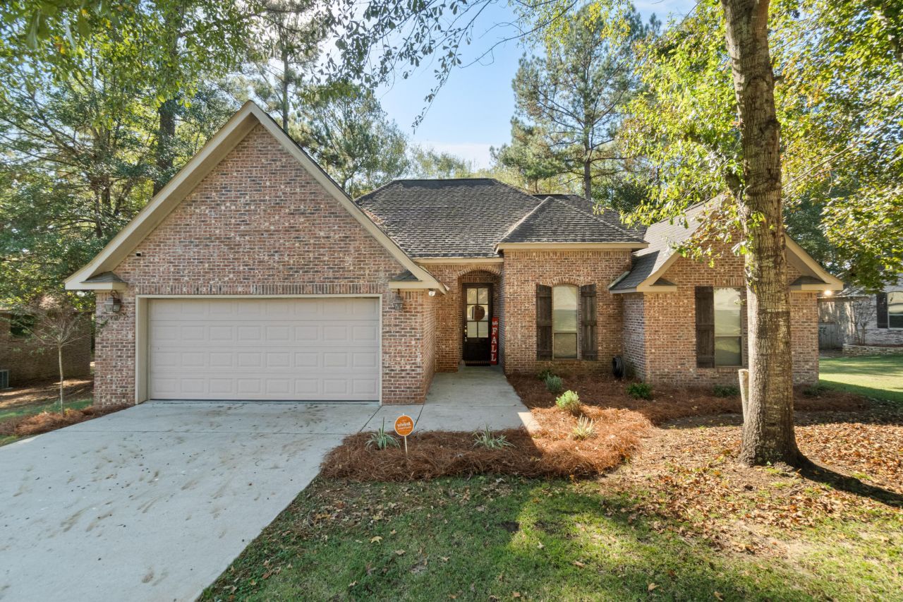 53 S Bridle Bend, Hattiesburg, MS 39402 Main Photo