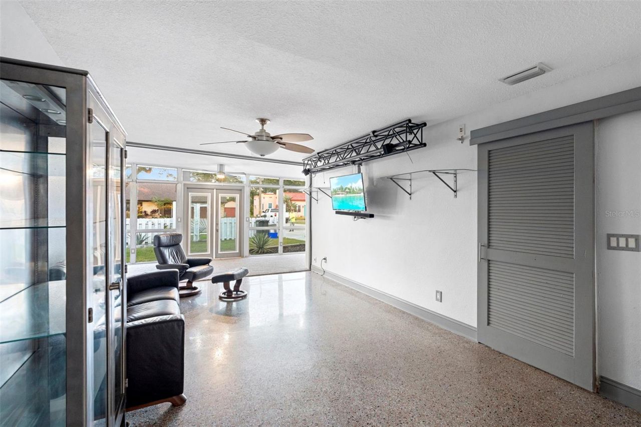 650 S Pine Street, New Smyrna Beach, FL 32169 Photo