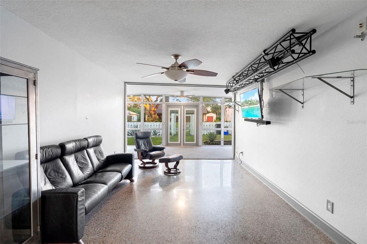 650 S Pine Street, New Smyrna Beach, FL 32169 Photo