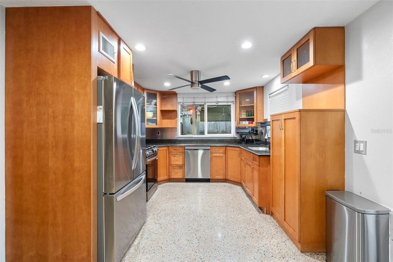 650 S Pine Street, New Smyrna Beach, FL 32169 Photo