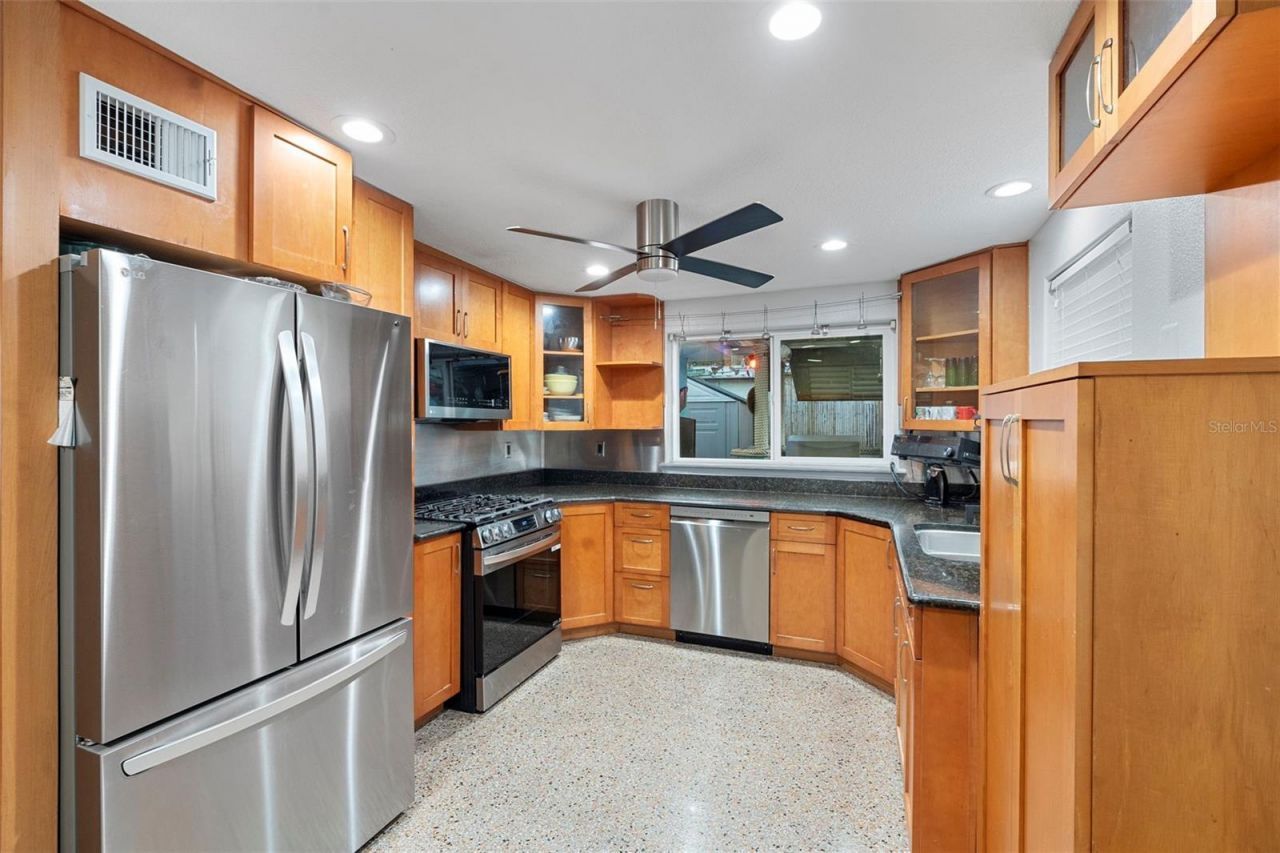 650 S Pine Street, New Smyrna Beach, FL 32169 Photo