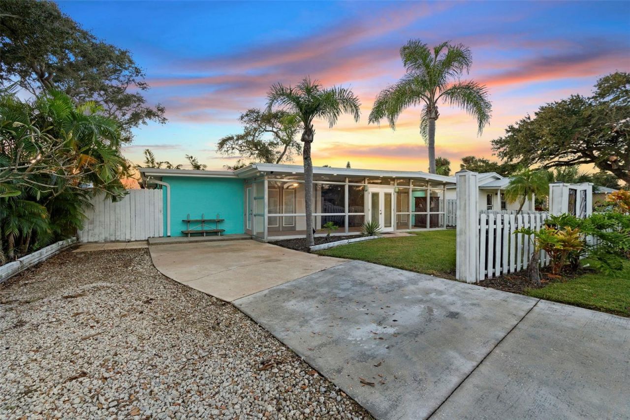 650 S Pine Street, New Smyrna Beach, FL 32169 Photo