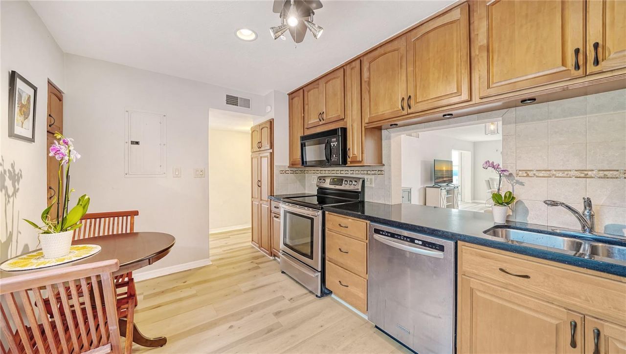 4500 Gulf Of Mexico Drive, Unit 206, Longboat Key, FL 34228 Photo